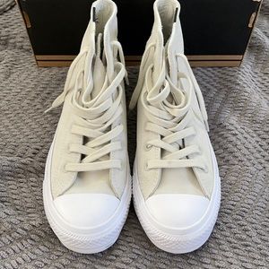 Converse Suede High Tops Women’s size 6